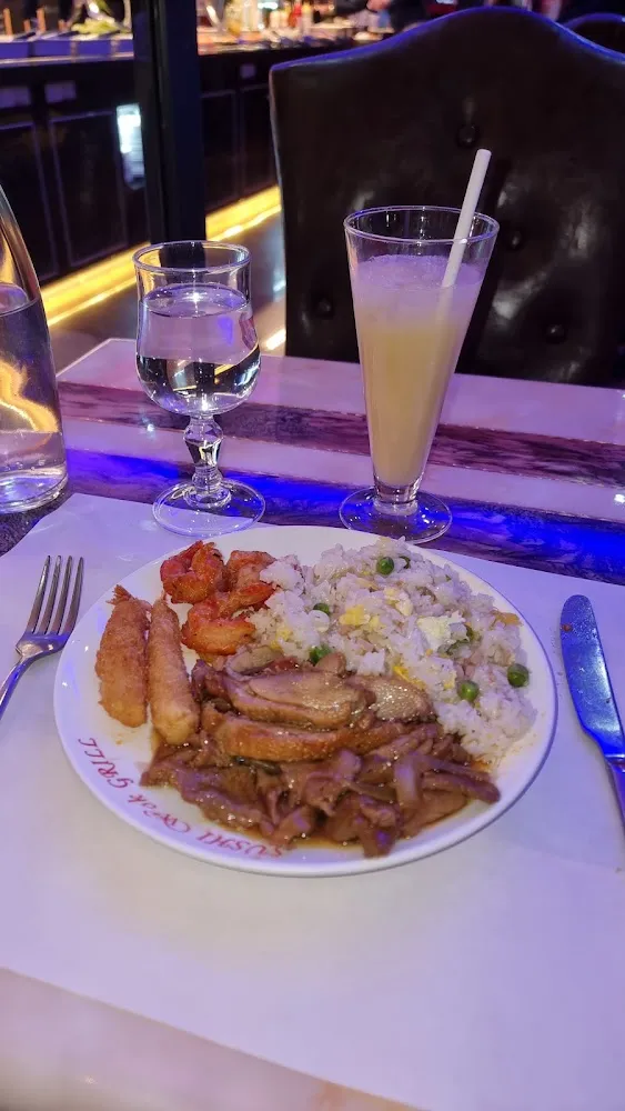 Poke Bowl Saumon Teriyaki Avec Riz Cantonais